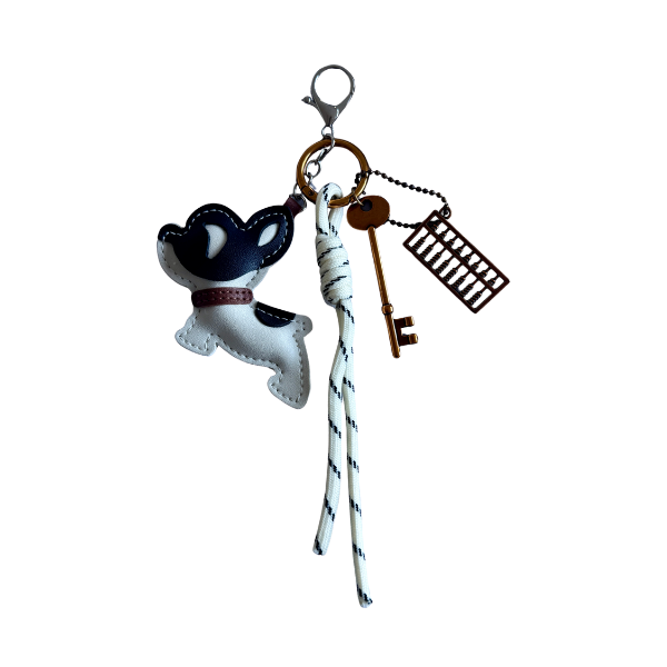 Stylischer Schlüssel- Taschenanhänger mit Hundemotiv